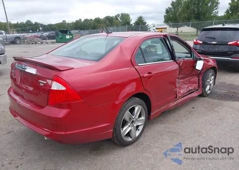 2010 Ford Fusion Sport z USA, uszkodzony, nr VIN 3FAHP0DC1AR144666